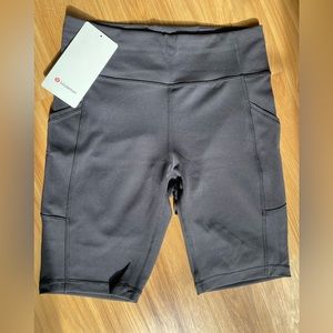 Lululemon Invigorate High-Rise Short 10", Size 8, Black